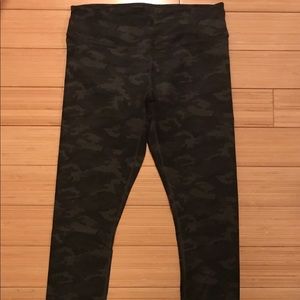 Fabletics salar printed leggings